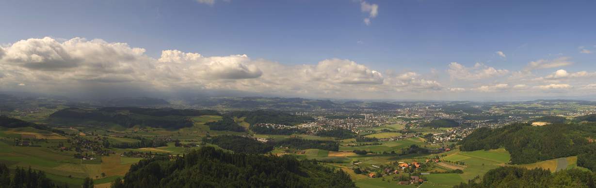 Abb. 1: Wetterbesserung - zuerst im Flachland, später auch in den Bergen. Blick vom Bantiger.
