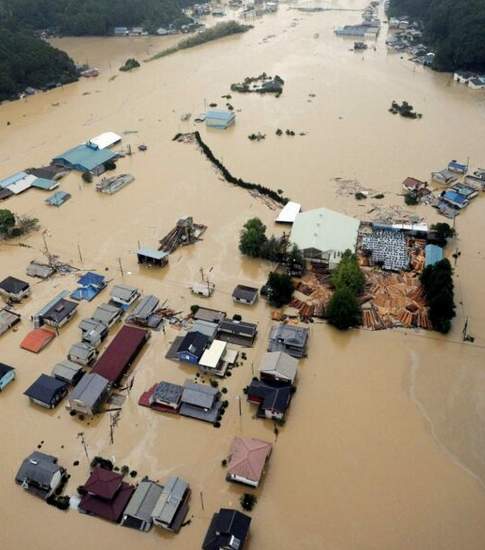 Fig. 1: Dégâts suite au passage du typhon Talas à Kiho, au Japon