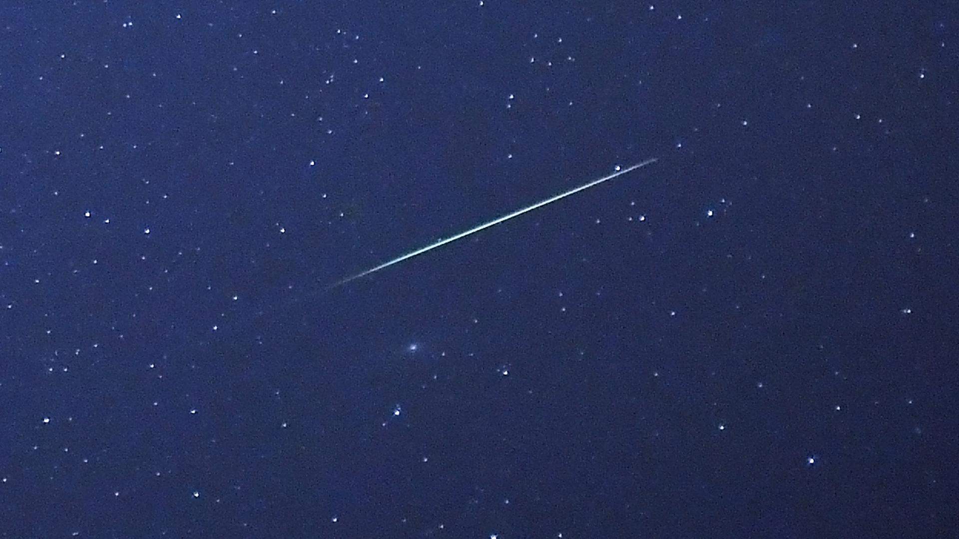 Abb. 2: Lichtspur eines verglühenden Meteors