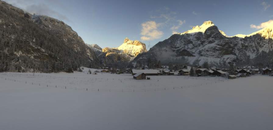 Abb. 1: 15 Zentimeter Neuschnee in Kandersteg. In den kommenden Tagen perfekte Wintersportverhältnisse!; Quelle: Roundshot