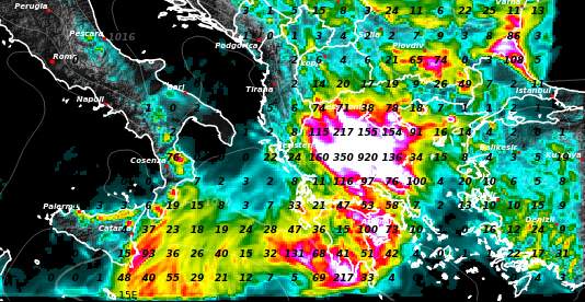 Fig. 1: Prévision des précipitations pour la période entre lundi midi 4.9.2023 et mercredi soir 6.9.2023 à partir du modèle météorologique à haute résolution Race de MeteoNews / UBIMET; Source: MeteoNews AG / UBIMET