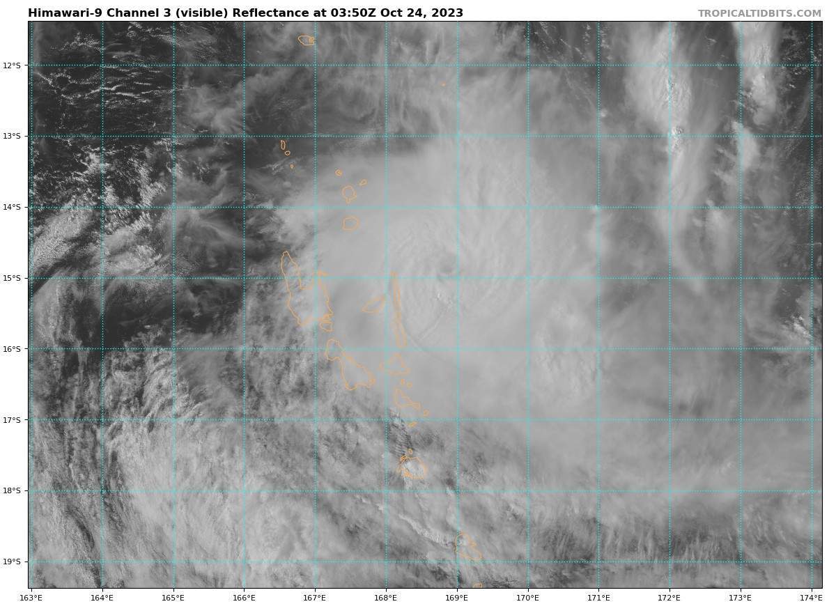 Abb. 4: Satellitenaufnahme von Zyklon Lola, Zentrum knapp östlich von Vanuatu; Quelle: tropicaltidbits.com