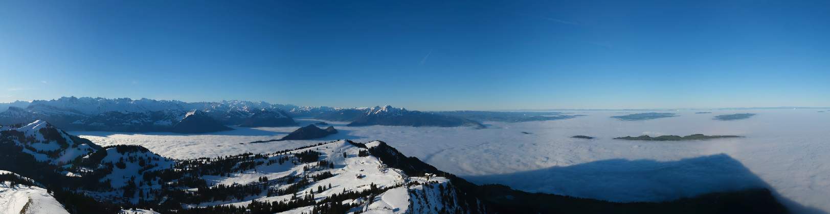 Fig. 1: View from the Rigi over the sea of fog this morning; Source: Roundshot