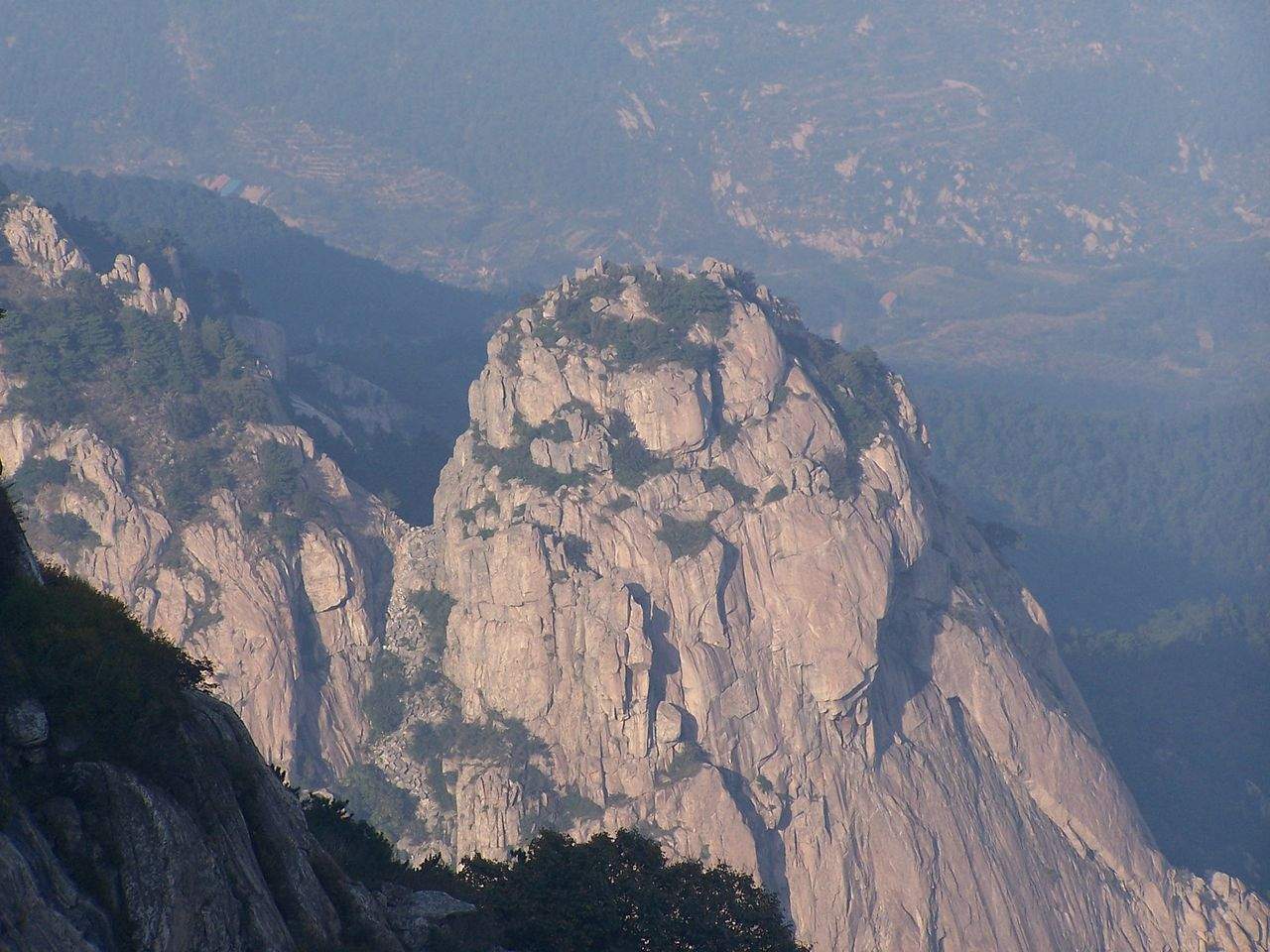 Fig. 1: La montagna Tài Shan in Cina; Fonte: Wikipedia
