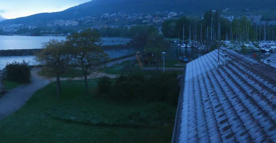 Fig. 1: A Neuchâtel, la nuit dernière, il a fait moins de -5 degrés au sol.; Source: roundshot